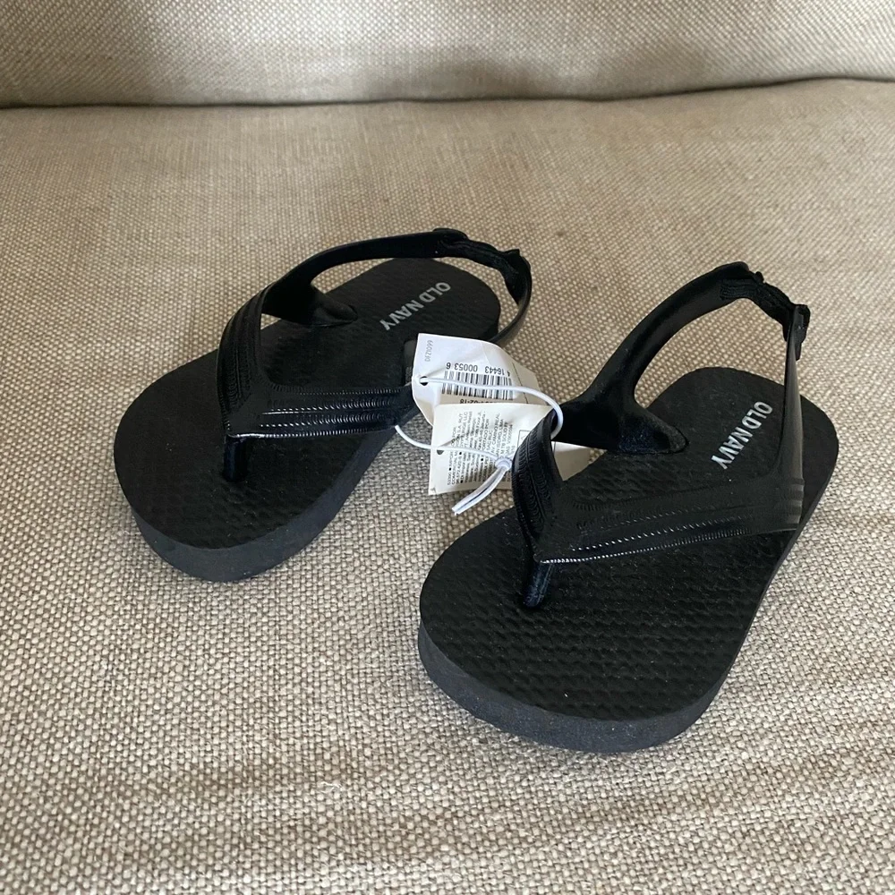 COPY - Old Navy Plant-Based Flip-Flops Toddler Black - Size 5